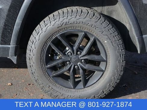 Used 2018 Jeep Grand Cherokee Trailhawk w/ Trailhawk Luxury Group image 9