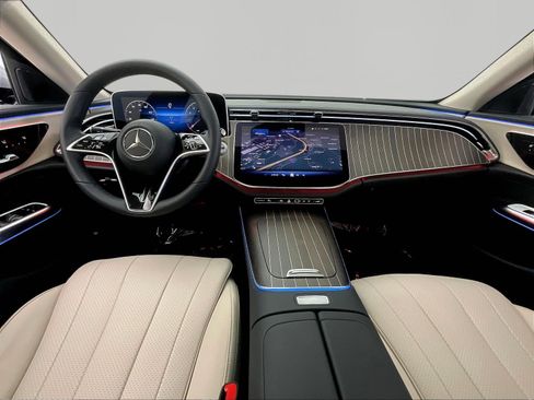 Used 2025 Mercedes-Benz E 350 Sedan w/ Driver Assistance Package image 7