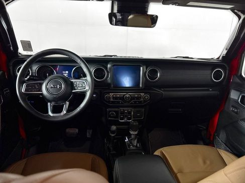 Used 2022 Jeep Wrangler Unlimited Sahara w/ Cold Weather Group image 12