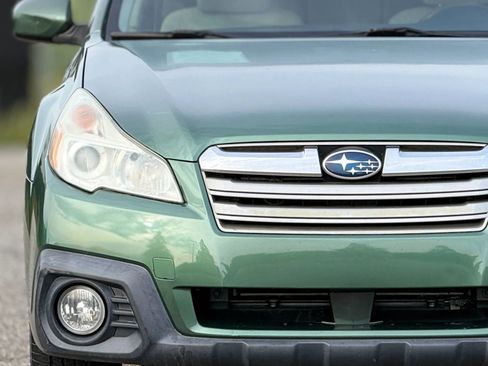 Used 2013 Subaru Outback 2.5i Premium image 11