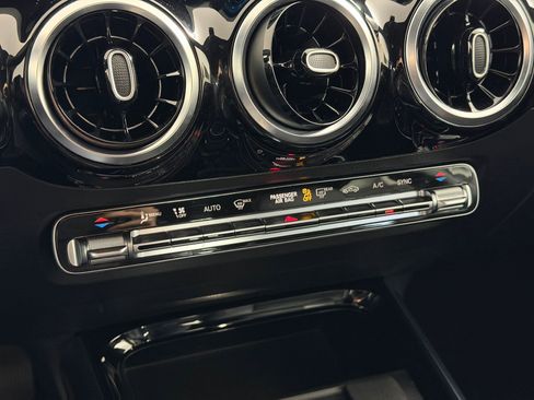 Used 2022 Mercedes-Benz GLA 250 4MATIC image 27