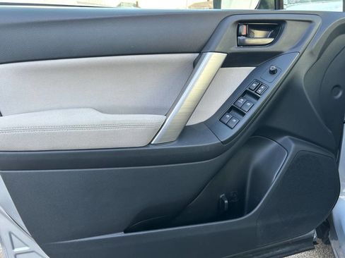 Used 2015 Subaru Forester 2.5i image 31