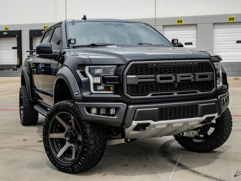 Used 2019 Ford F150 Raptor w/ Equipment Group 802A Luxury AWD/4WD image 24