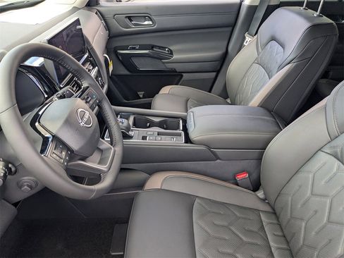 New 2026 Nissan Pathfinder Platinum image 12