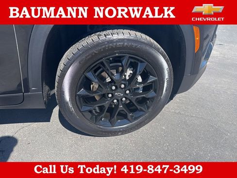 Used 2025 Chevrolet Traverse LT w/ Midnight/Sport Edition AWD/4WD image 22
