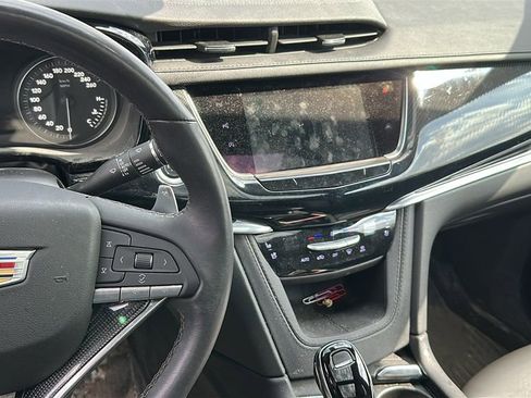 Used 2024 Cadillac XT6 Sport w/ Technology Package AWD/4WD image 8