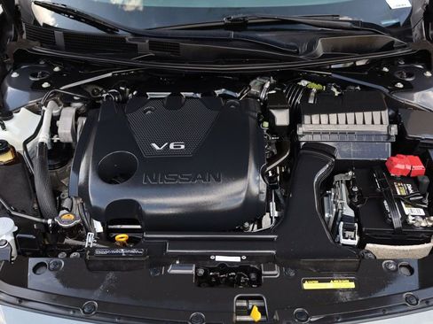 Used 2016 Nissan Maxima SR image 11