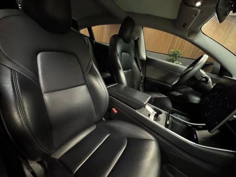Used 2020 Tesla Model 3 Standard Range image 10