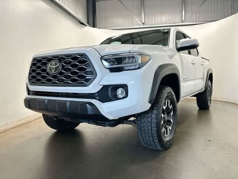Used 2022 Toyota Tacoma TRD Off-Road w/ Technology Package AWD/4WD image 27