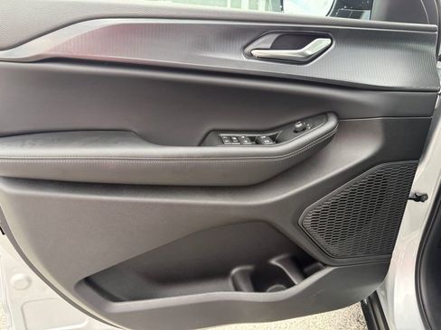 New 2025 Jeep Grand Cherokee Laredo X w/ Luxury Tech Group I image 10