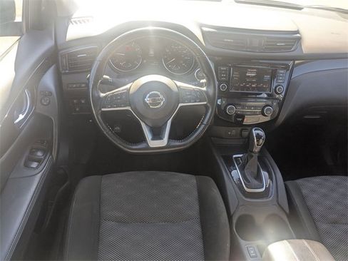 Used 2022 Nissan Rogue Sport SV image 28