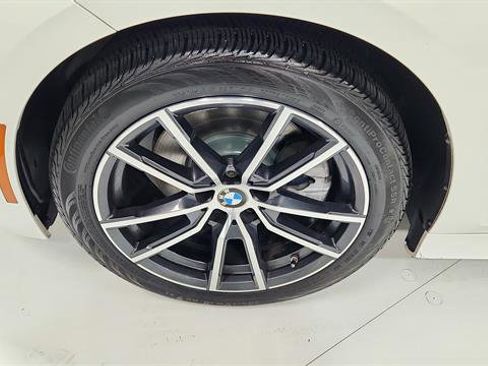 Used 2022 BMW 330i Sedan w/ Driving Assistance Package image 33
