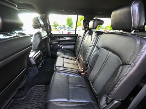 Used 2024 Jeep Wagoneer 4WD image 23