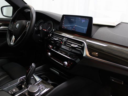Used 2019 BMW 530i w/ Convenience Package image 30