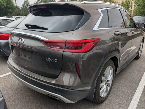 Used 2019 INFINITI QX50 Essential w/ Proactive Package FWD image 8