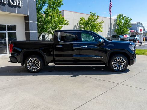 Certified 2023 GMC Sierra 1500 Denali Ultimate AWD/4WD image 8