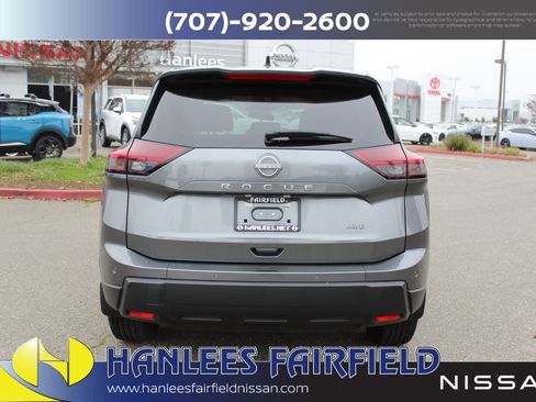 Used 2025 Nissan Rogue S image 8