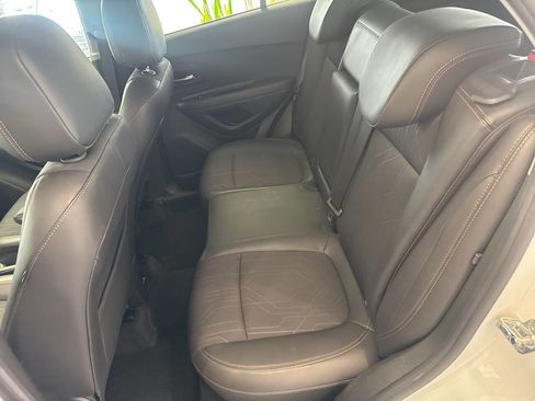 Used 2020 Chevrolet Trax LT w/ Sun & Sound Package FWD image 23
