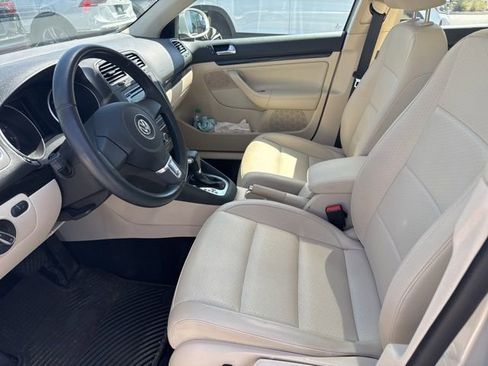 Used 2010 Volkswagen Jetta SE image 15