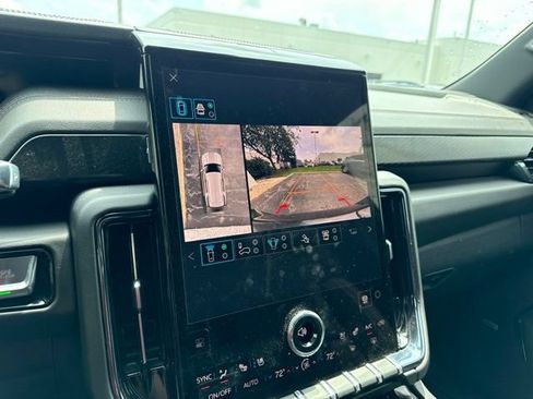 Used 2026 GMC Yukon AT4 w/ AT4 Premium Plus Package AWD/4WD image 17