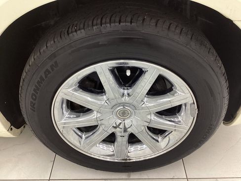 Used 2009 Chrysler 300 C image 45