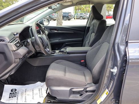 Used 2025 Toyota Camry LE FWD image 8