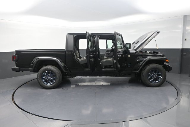 New 2026 Jeep Gladiator Sport AWD/4WD image 36