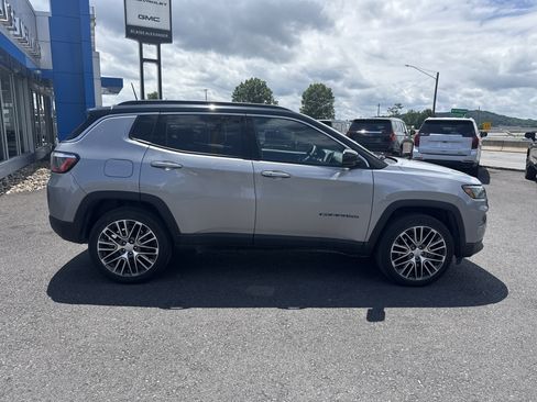 Used 2023 Jeep Compass Limited w/ Elite Group AWD/4WD image 2