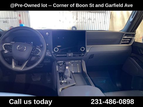 Used 2026 Lexus GX 550 w/ Accessory Package (2T) AWD/4WD image 18