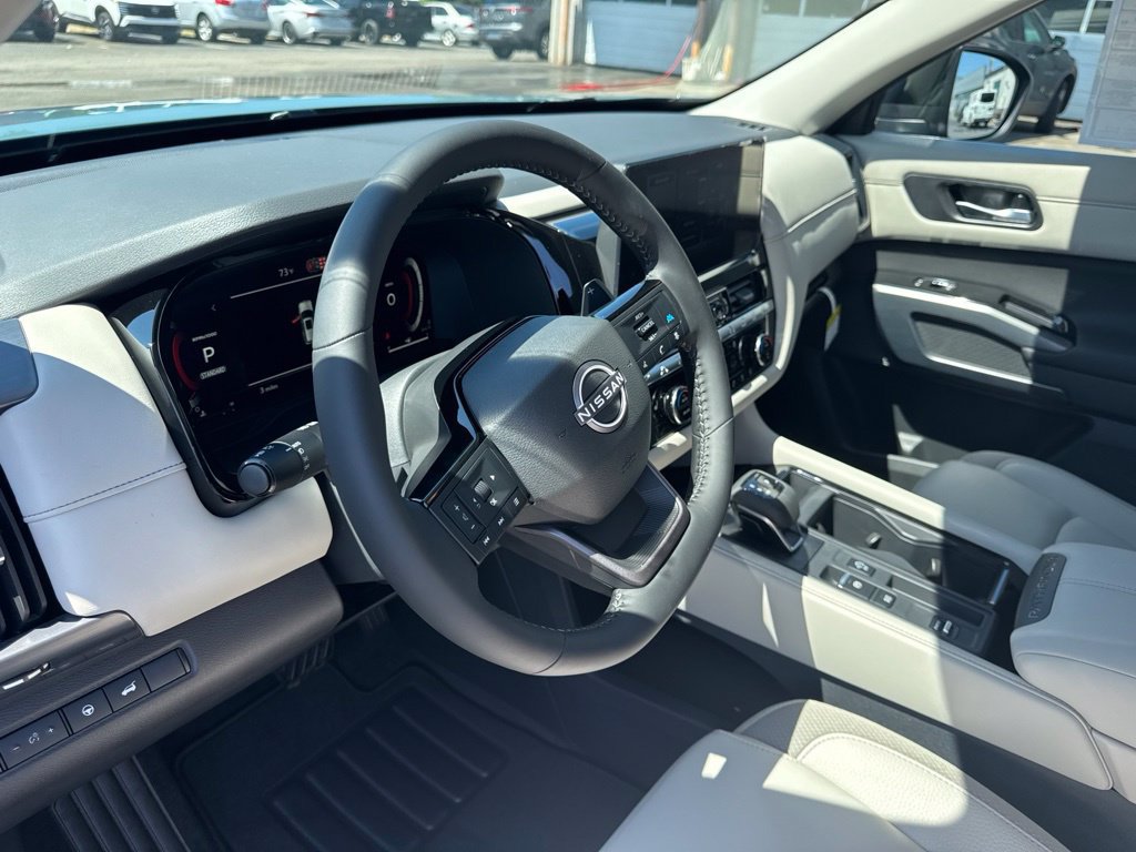 New 2026 Nissan Pathfinder SL FWD image 25