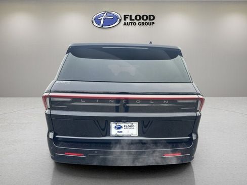 New 2026 Lincoln Navigator Reserve w/ Jet Appearance Package AWD/4WD image 6