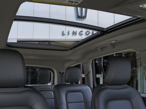 New 2026 Lincoln Aviator AWD w/ Jet Appearance Package image 22