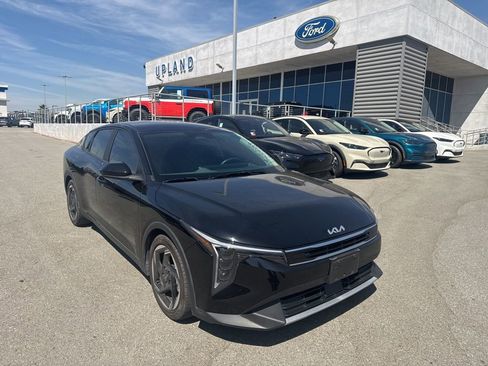 Used 2025 Kia K4 EX image 1