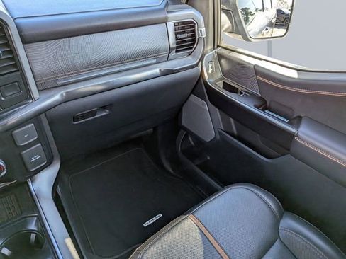 Used 2023 Ford F150 Platinum image 17