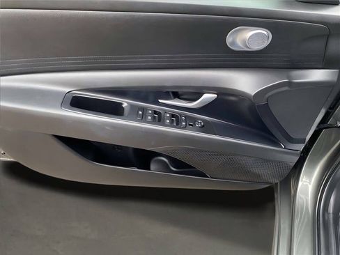 Used 2025 Hyundai Elantra SE image 13