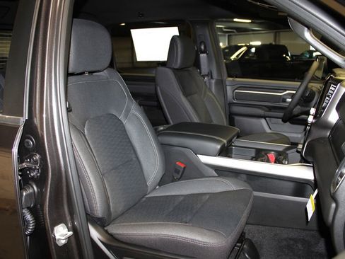 New 2026 RAM 1500 4x4 Crew Cab image 27