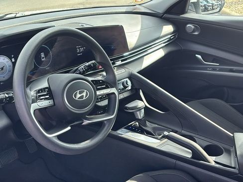 Used 2024 Hyundai Elantra SEL FWD image 27