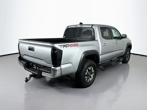 Used 2022 Toyota Tacoma TRD Off-Road AWD/4WD image 7