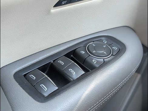 Used 2019 Cadillac XT5 Luxury w/ Advanced Security Package FWD image 11