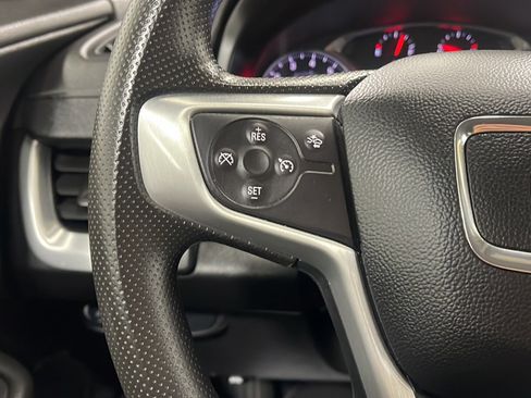 Used 2024 GMC Terrain SLE AWD/4WD image 6