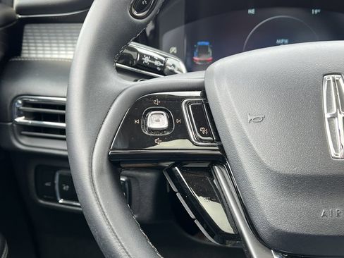 Used 2023 Lincoln Corsair AWD w/ Equipment Group 101A image 18