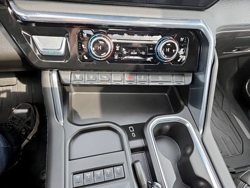 New 2026 GMC Sierra 3500 Denali w/ Technology Package AWD/4WD image 25