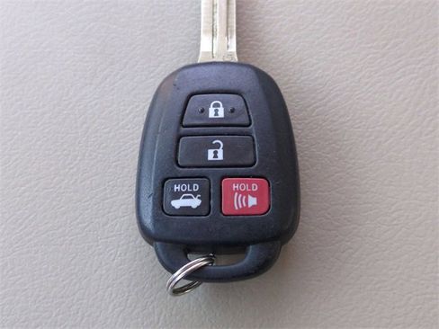 Used 2014 Toyota Camry LE image 24