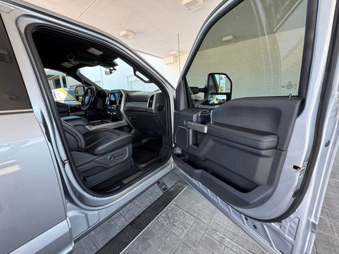 Used 2022 Ford F250 Platinum w/ FX4 Off-Road Package AWD/4WD image 16