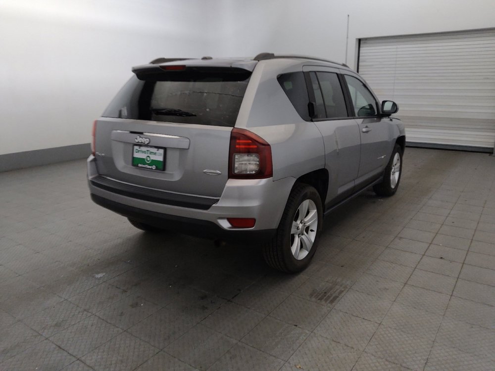 Used 2016 Jeep Compass Latitude AWD/4WD image 9