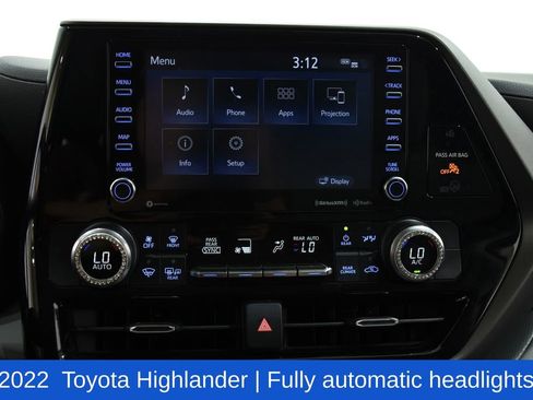 Used 2022 Toyota Highlander LE image 17