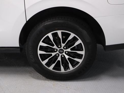 Certified 2025 Ford Expedition Max Platinum AWD/4WD image 19