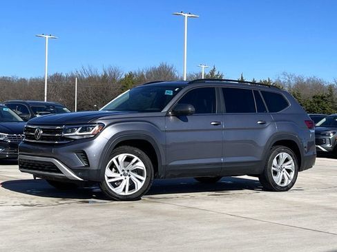 Used 2022 Volkswagen Atlas SE image 1