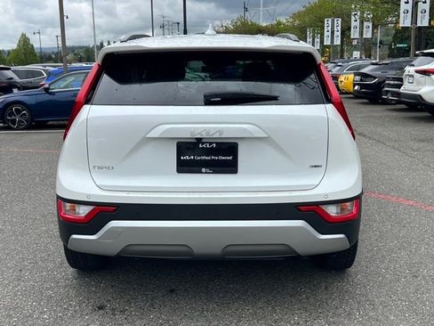 Certified 2023 Kia Niro EX FWD image 10