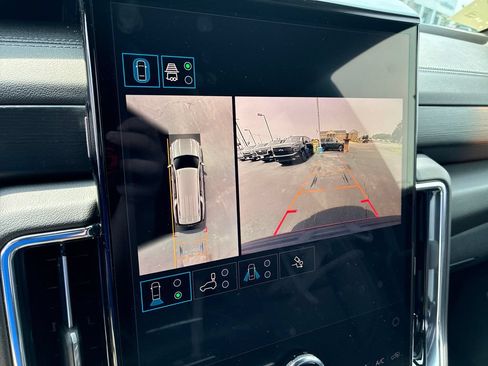 Used 2025 GMC Yukon XL Denali w/ Sun & Power Step Package AWD/4WD image 14